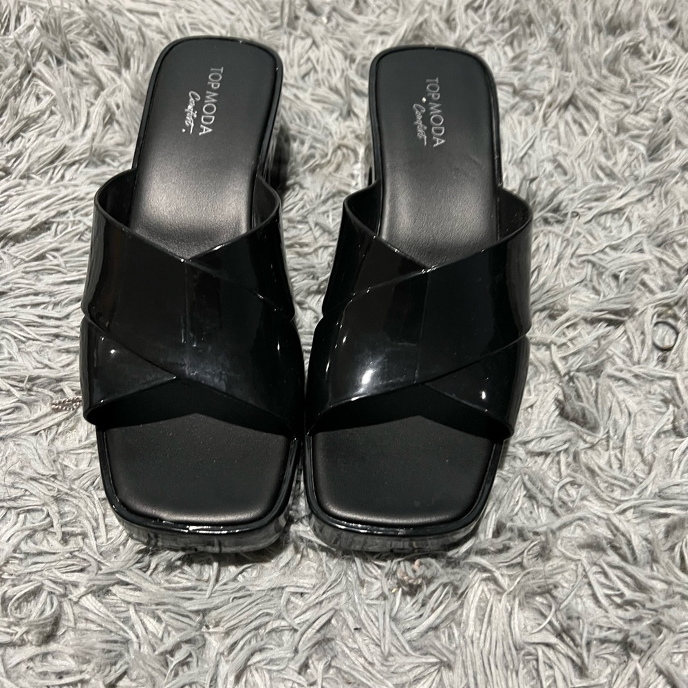 Y2K sandals